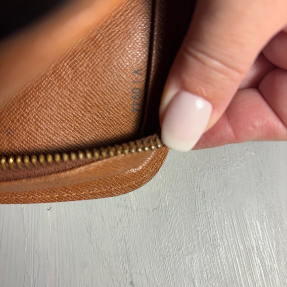 Louis Vuitton Brown Monogram Orsay Zip Clutch - Picture 9 of 13